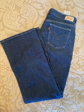 Levi's Women's 515 Dark Blue boot cut Jeans size 12